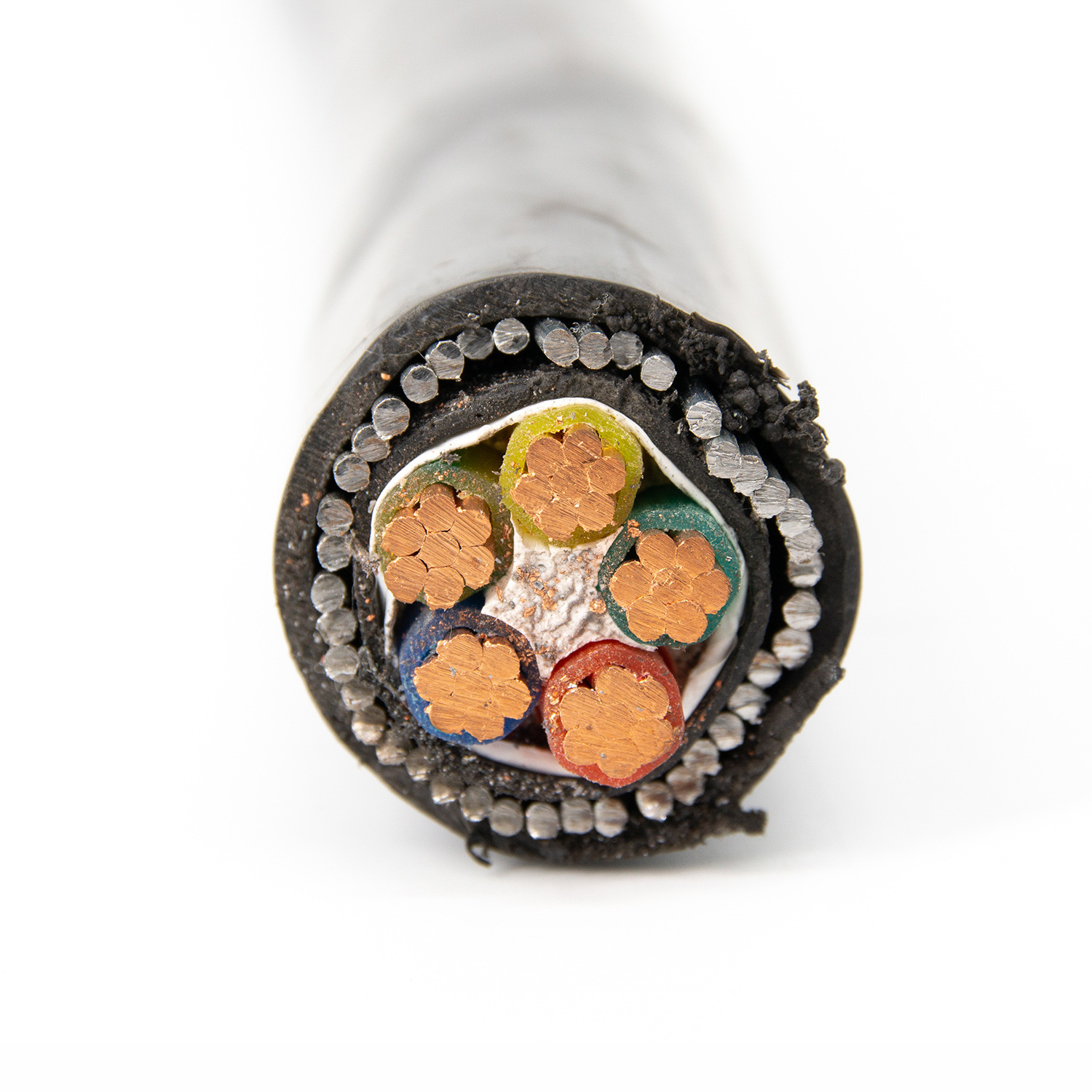 Sous 8.7/15kv Cinq Câbles de Puissance Armés en Acier avec Isolation en XLPE en Cuivre ou Aluminium