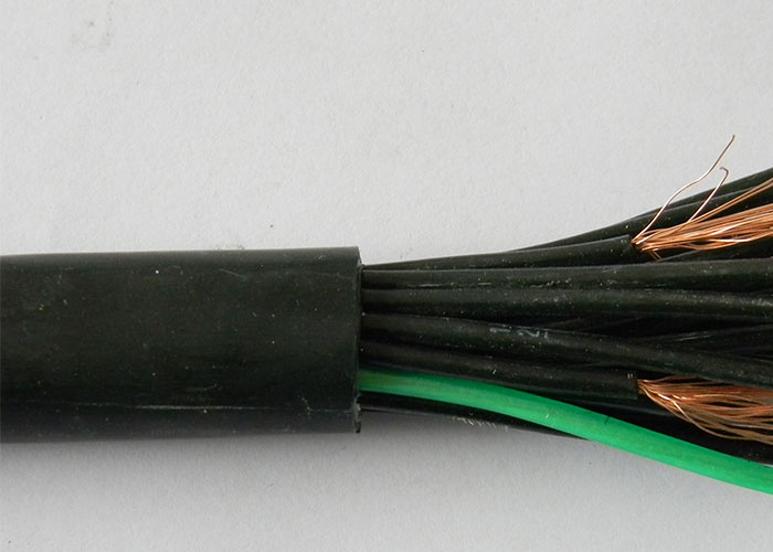 Câble de contrôle à gaine PVC / PUR utilisé pour transmettre des données et de la tension