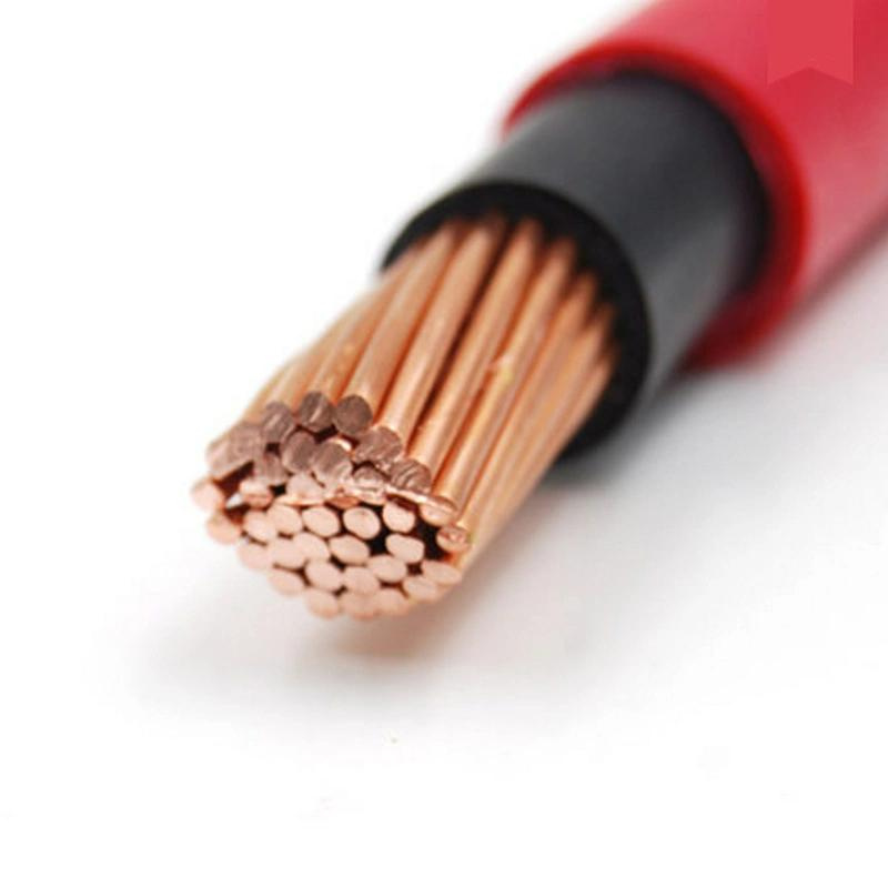 Cable eléctrico rojo/negro amarillo H07V-R tendido en tubos de instalación eléctrica