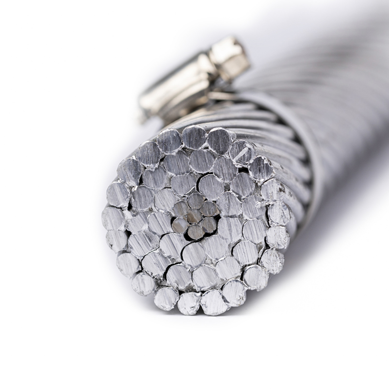 Câble électrique en aluminium AAC AAAC en acier nu durci standard renforcé ACSR câble de puissance aérien
