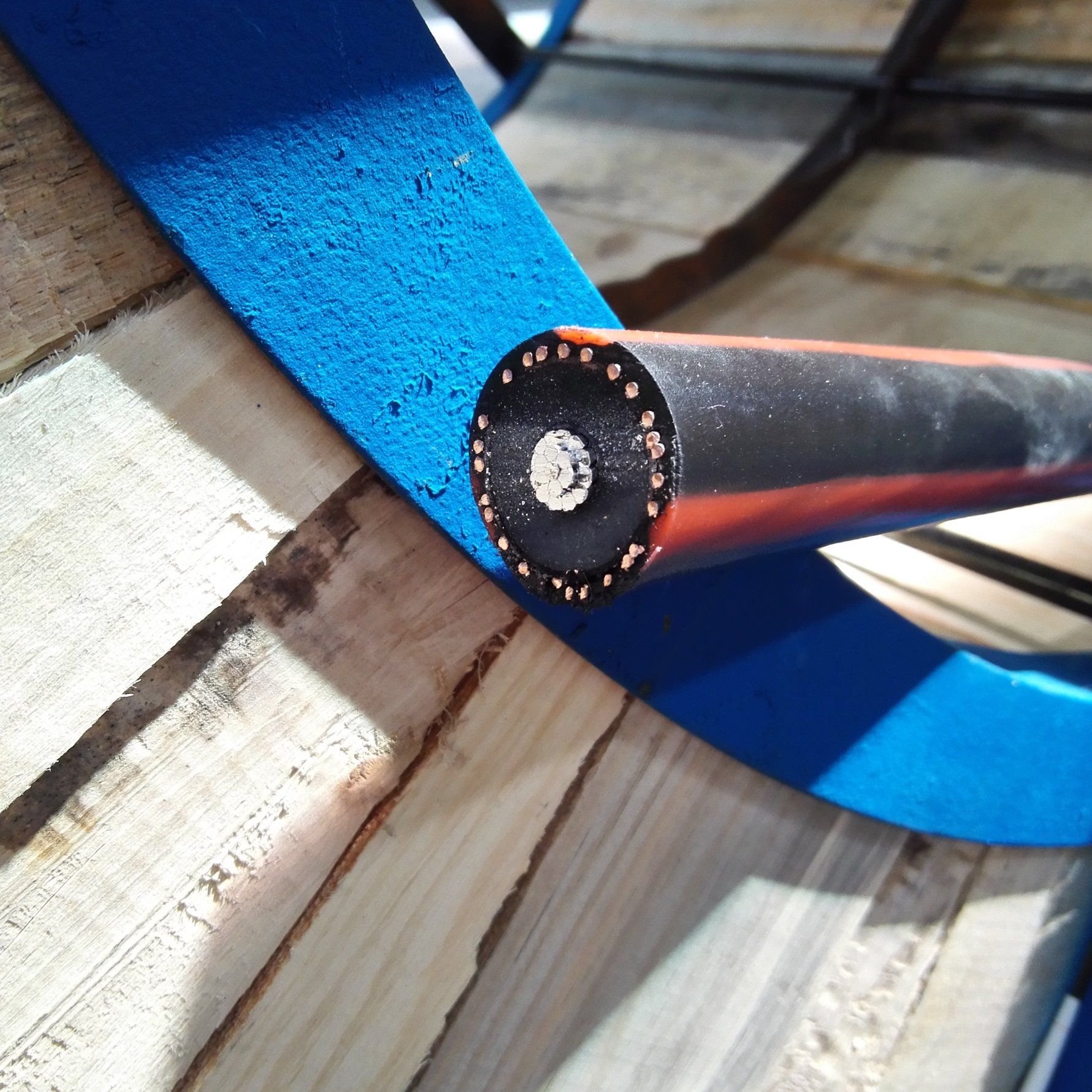 28 kV 2/0AWG Single Core Al 100% TR-XLPE Insulation Full Concentric Neutral Cable LLDPE Cable