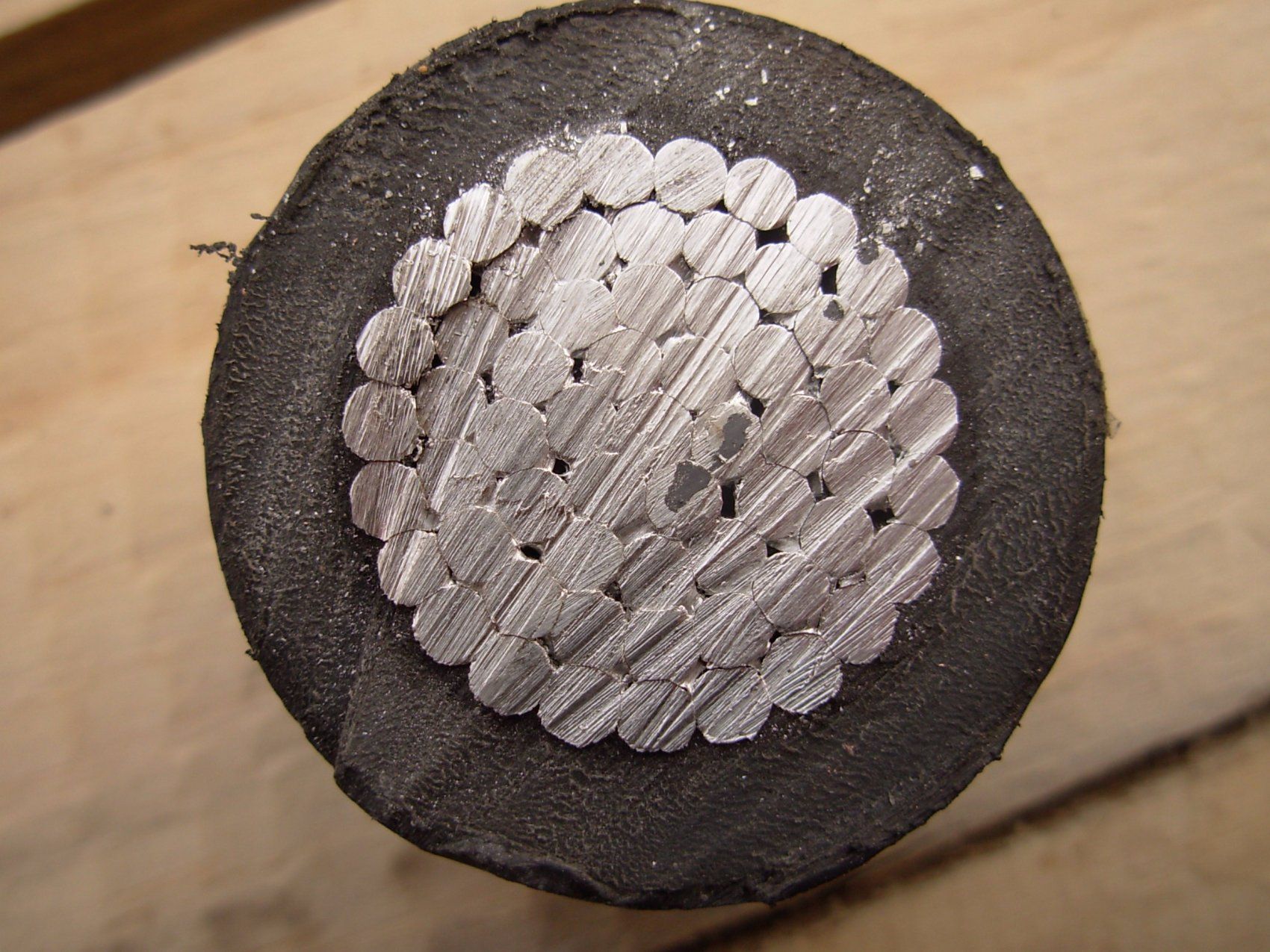 50mm2 95mm2 185mm2 Sac Cable 10kv 15kv 24kv 25kv 35kv Al/XLPE/XLPE Sac Aluminum Spaced Aerial Cable Used for Aerial Power Transmission