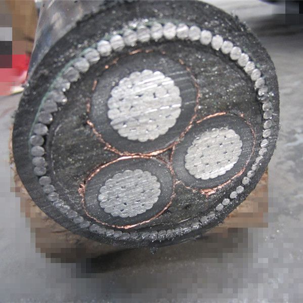 China Versorgung XLPE isolierte Kupfer 6/10 (11) Kv Al XLPE Swa PVC 3X300mm2 Stromkabel