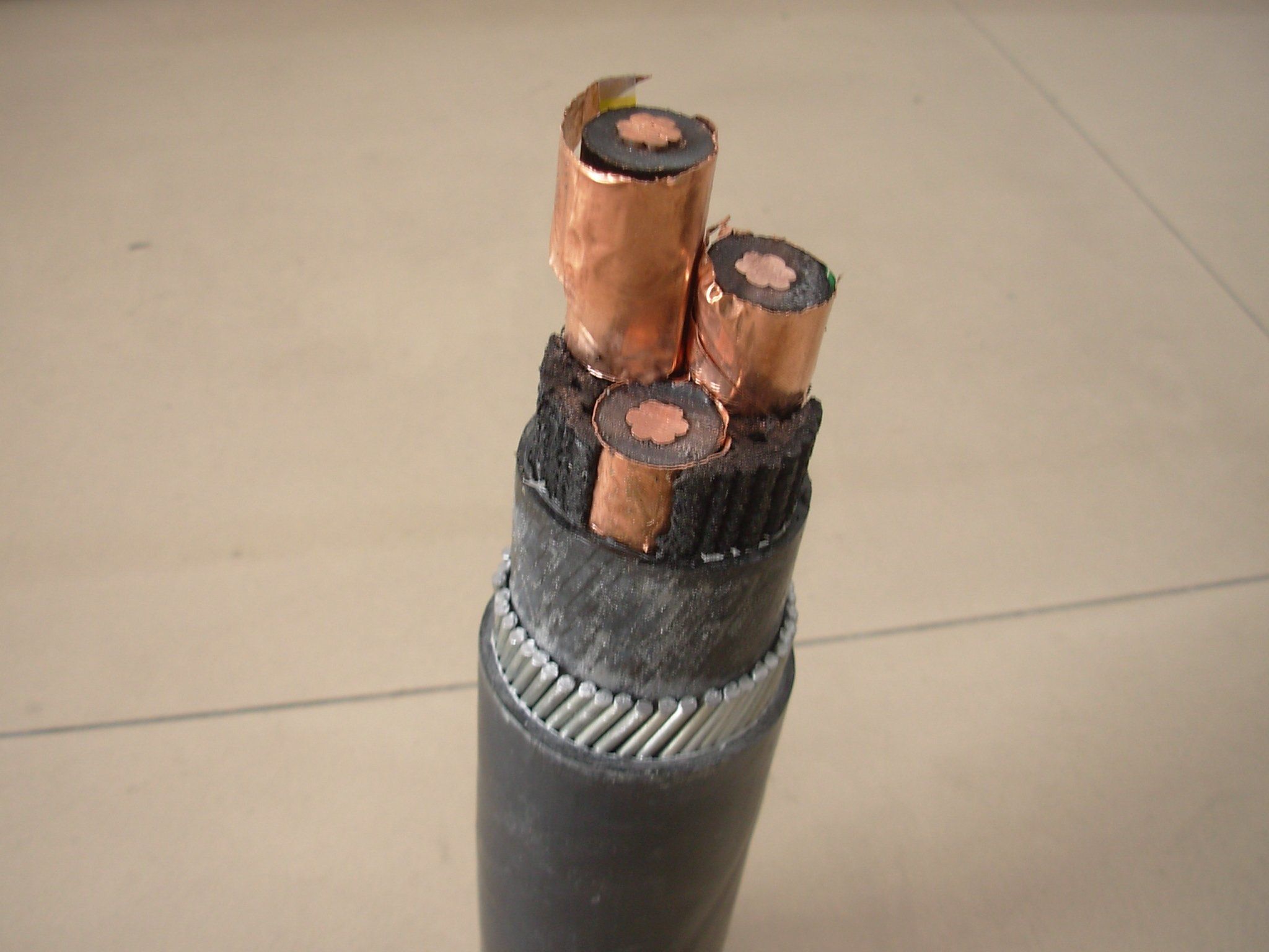 Câble concentrique conducteur en cuivre