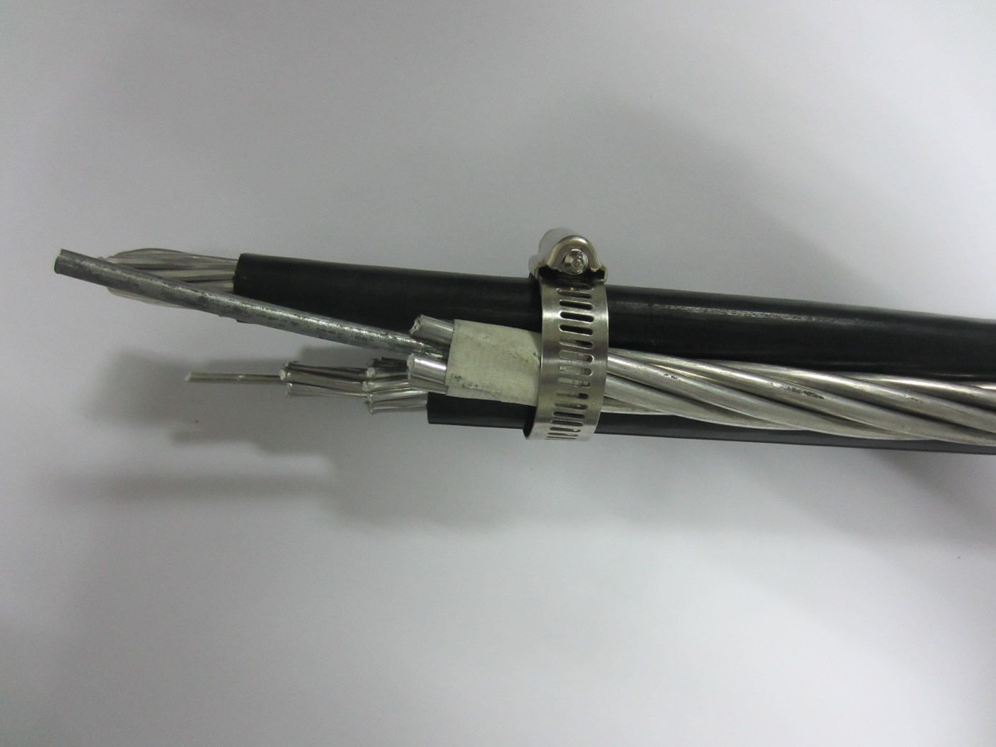 China Doppelserviceabwurf, ACSR Neutral, 1/0AWG Heeler Herstellung und Lieferant