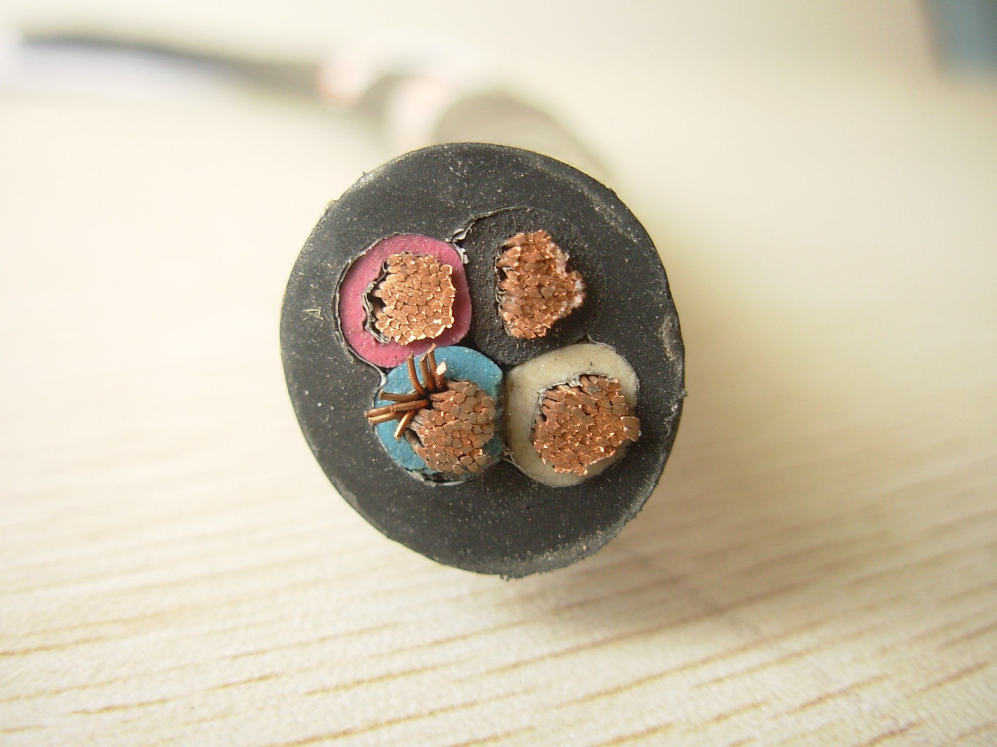 Soft Rubber Insulated Flexible Cable H07RN-F Rubber Cable