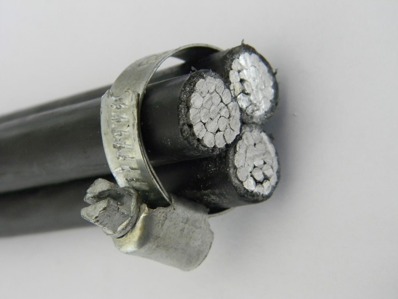 Dreifach-Service-Abzweigung ABC-Kabel ACSR Neutralleiter Freileitungsbündelkabel