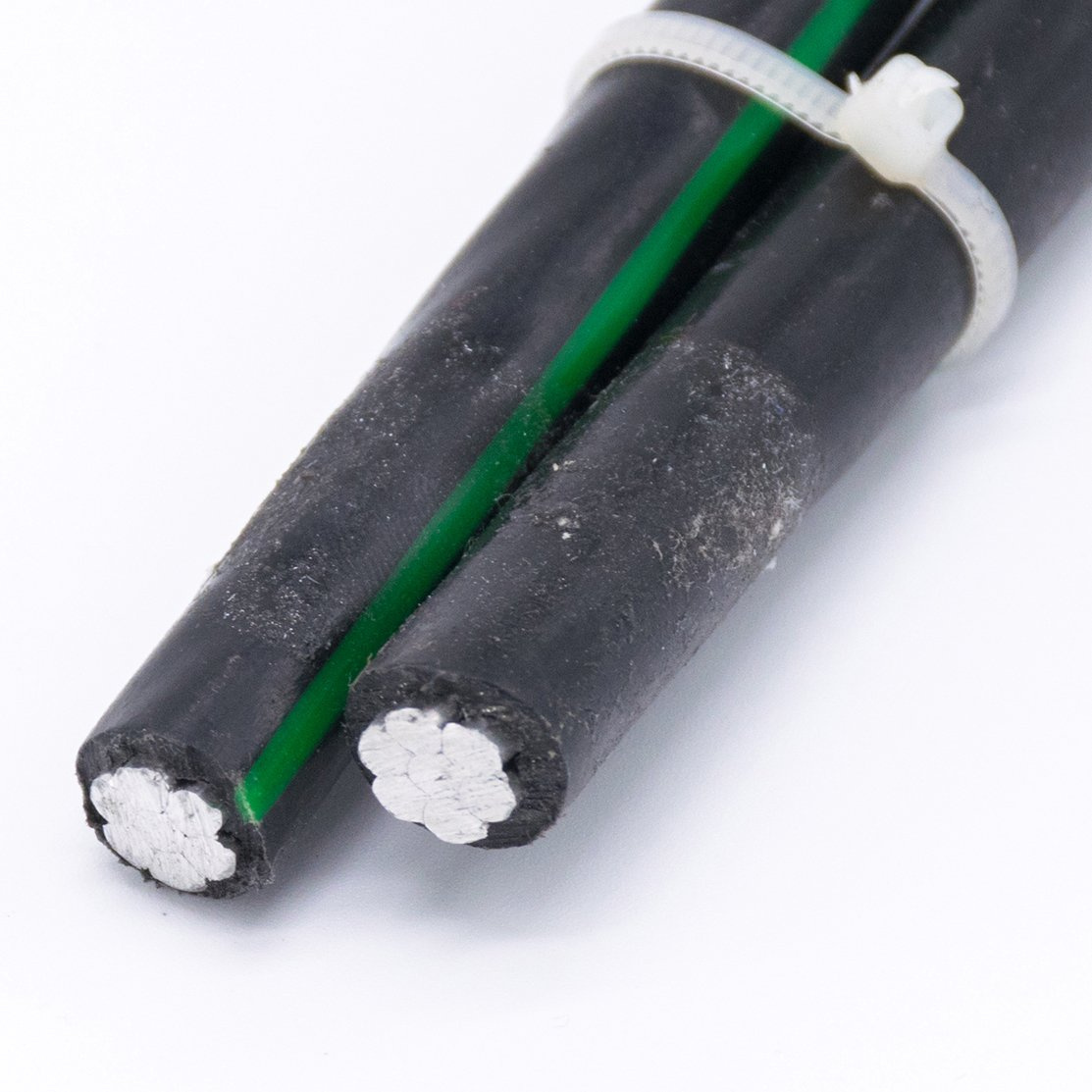 Chine Conducteur en aluminium triplex 2X2/0AWG 2X4/0AWG neutre AAC 2/0 câble ACSR ABC fabrication et fournisseur