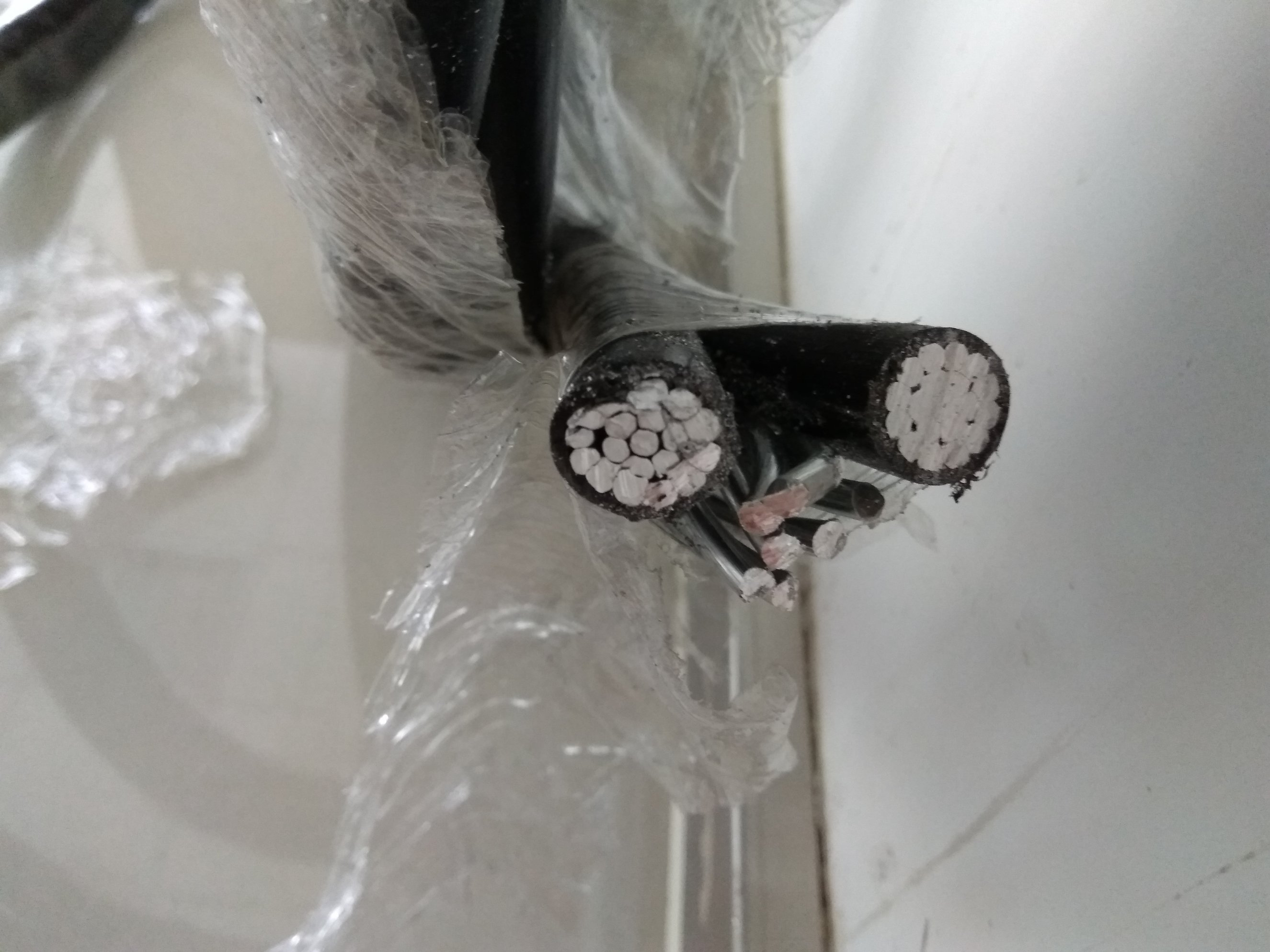Low Voltage ABC Cable 6201 Aluminum Alloy Conductor XLPE Insulated ABC Cable