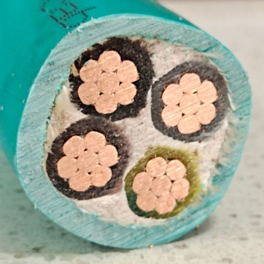 0.6/1kv 4X4 4X6 4X10 4X25 4X50 4X95 mm2 Cu Copper Conductors XLPE Insulated LSZH Halogen-Free Sheathed Xgb Power Cable