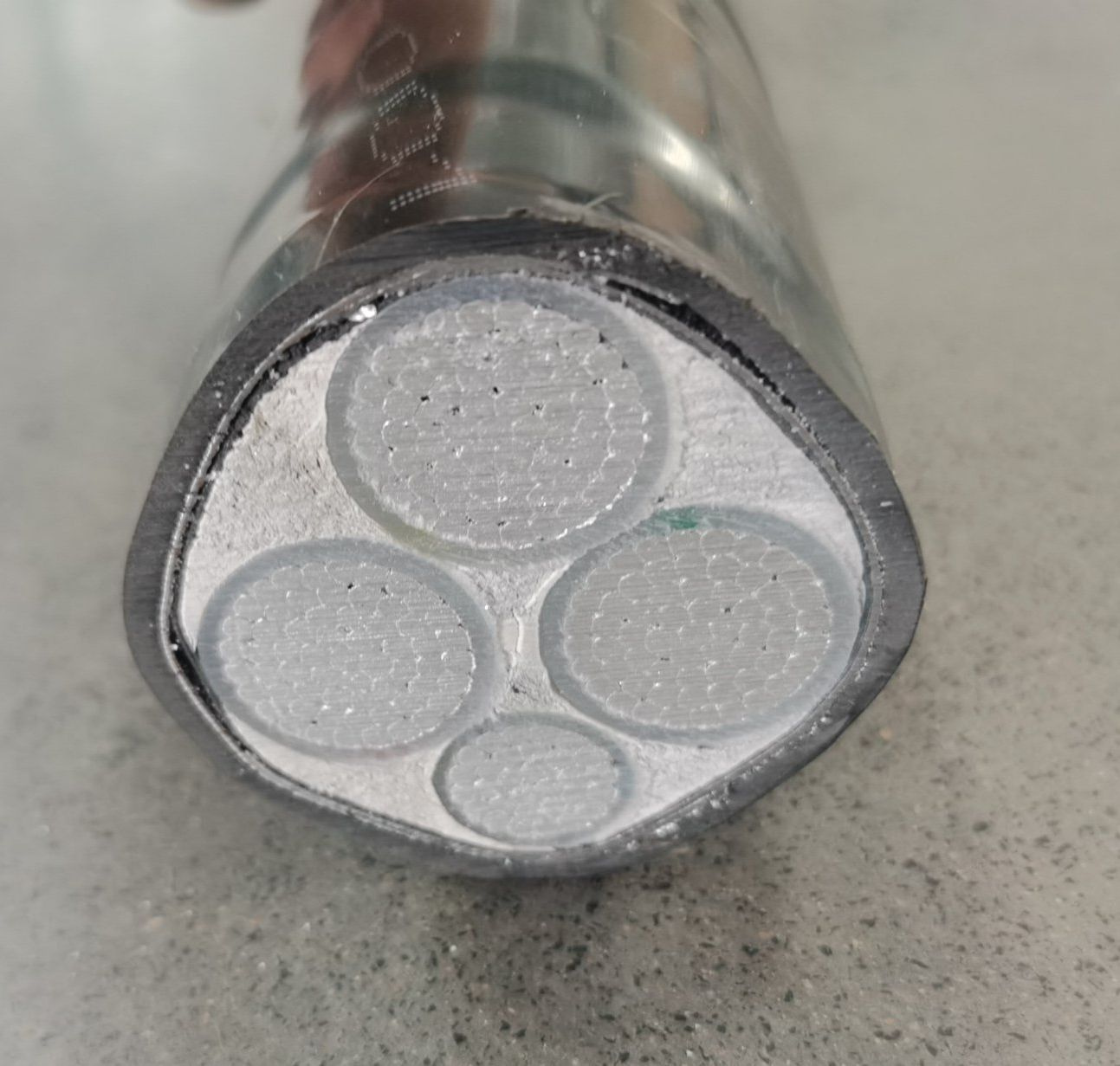 0.6/1kv Low Voltage 3 Phase 4 Wire 95mm Aluminum Underground Electric Cable