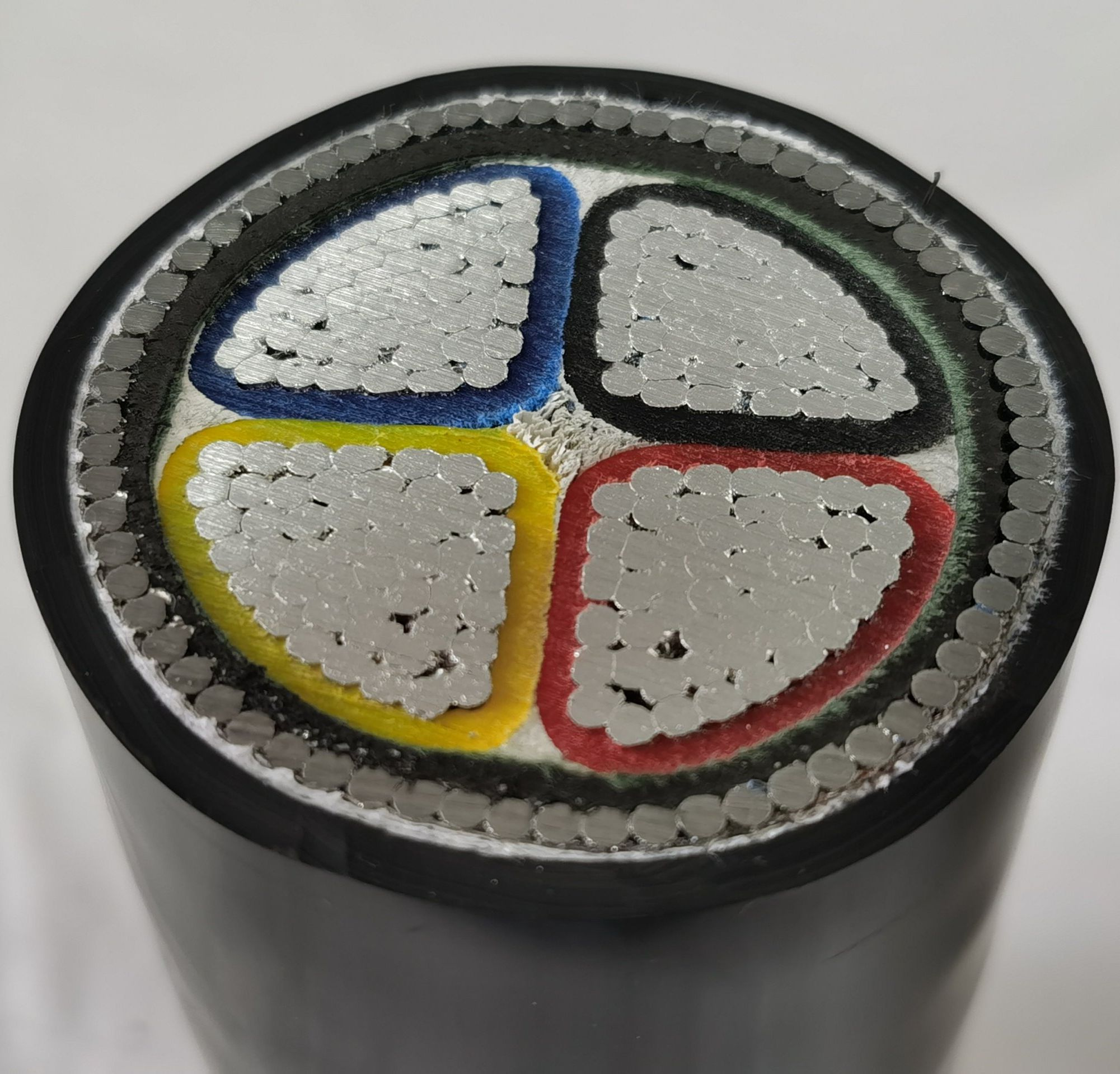 0.6/1kv Low Voltage Yjlv32 4*240mm 4X240mm2 4c 240mm Aluminium Al XLPE Swa Armoured Power Cable