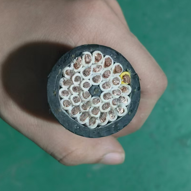 36X2.5mm2 PUR-Hf 0.6/1kv Copper Conductor TPE Insulation PUR Sheath Kevlar Reinforced Vertical Reeling Cable