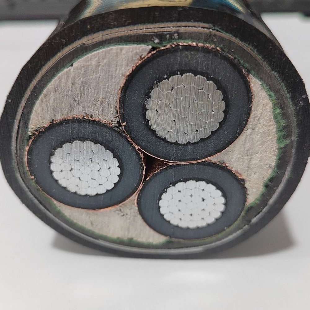 8.7/15kv 3X240mm2 Cable de potencia subterráneo de aluminio de media tensión Al/XLPE/Cts/Sta/MDPE