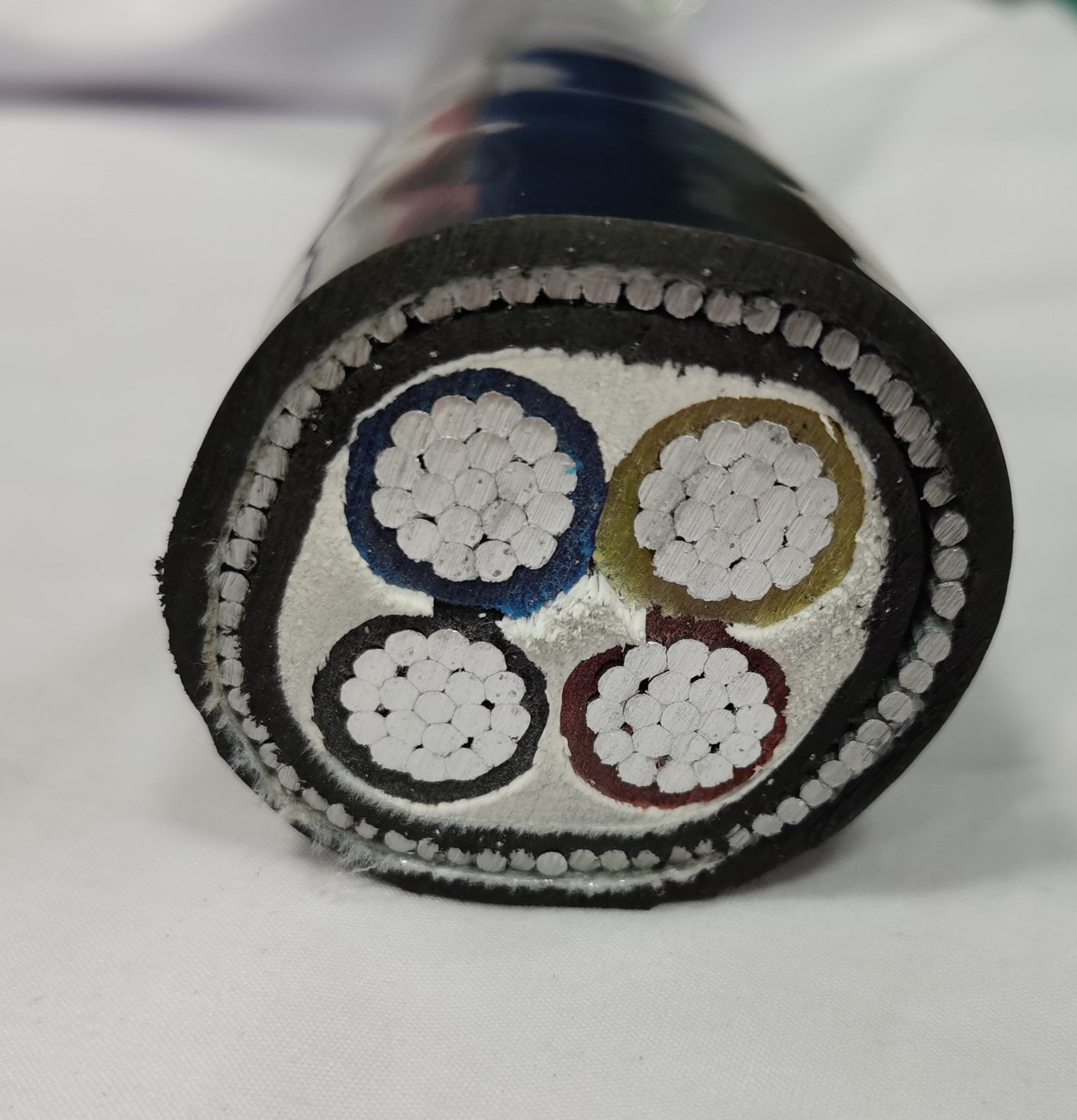 Low Volatge 0.6/1kv 4X95mm2 Underground Aluminium XLPE Armoured Cable