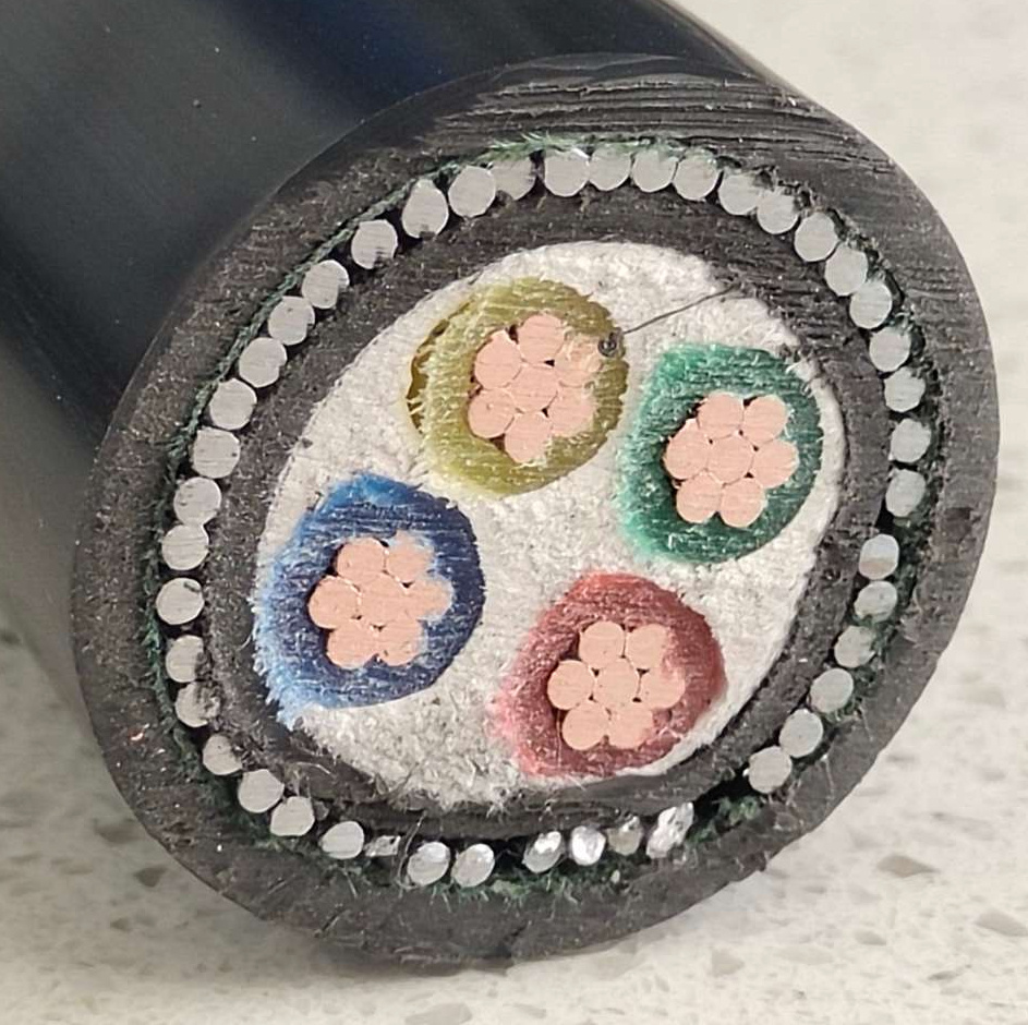 Low Voltage 0.6/1kv XLPE Insulated 4 Core 4*4 4*6 4*10 4X4 4X6 4X10 mm2 Yjv32 Swa Armored Cable
