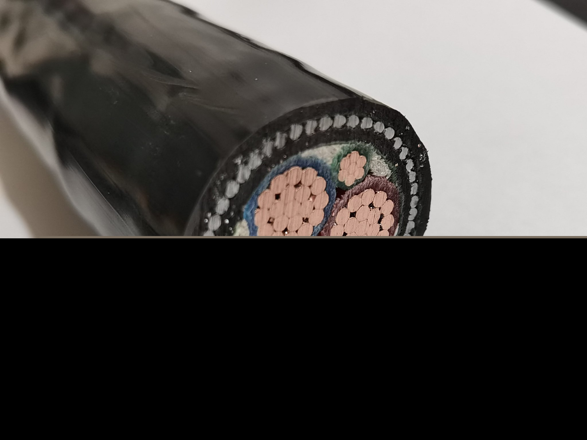 Low-Voltage XLPE Insulated Cable for 0.6/1kv Power Distribution