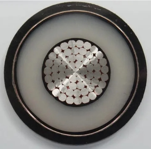 Câble d′alimentation flexible à ruban d′acier armé, isolé XLPE, gainé PVC, moyenne et basse tension Yjv22 Puissance Cable100 Mètres (MOQ)