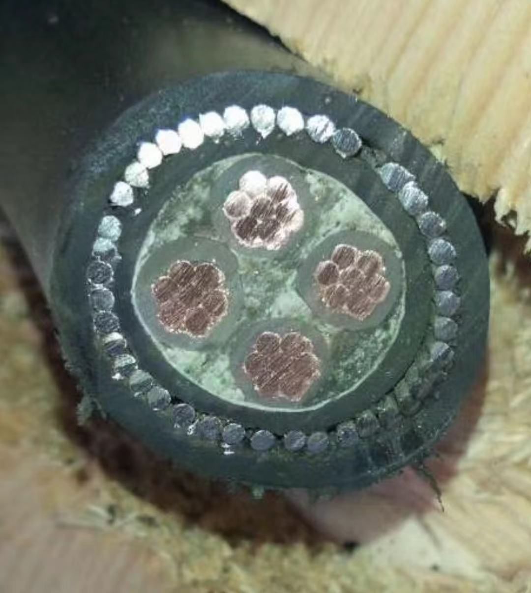 High Quality 2/3/4/5 Core Yjv32 Armored Cable 4X95 4X120 4X150 4X185 mm XLPE Insulated Swa Cable Steel Wire Armoured Cables