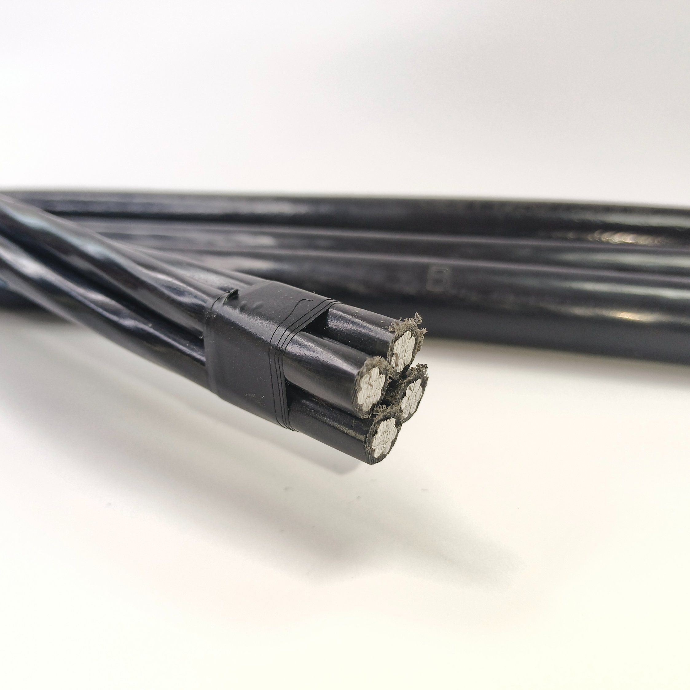 Chinese Cable Factory Overhead Insulated Aerial Bundled Cable/ABC Cable/Service Drop Cables
