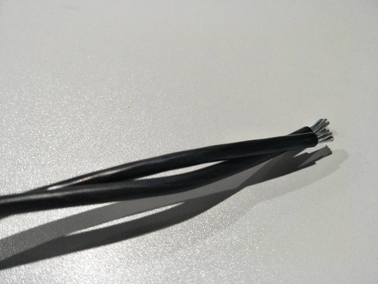 4/7 Cable de servicio aéreo de aluminio con aislamiento XLPE, conductor ACSR