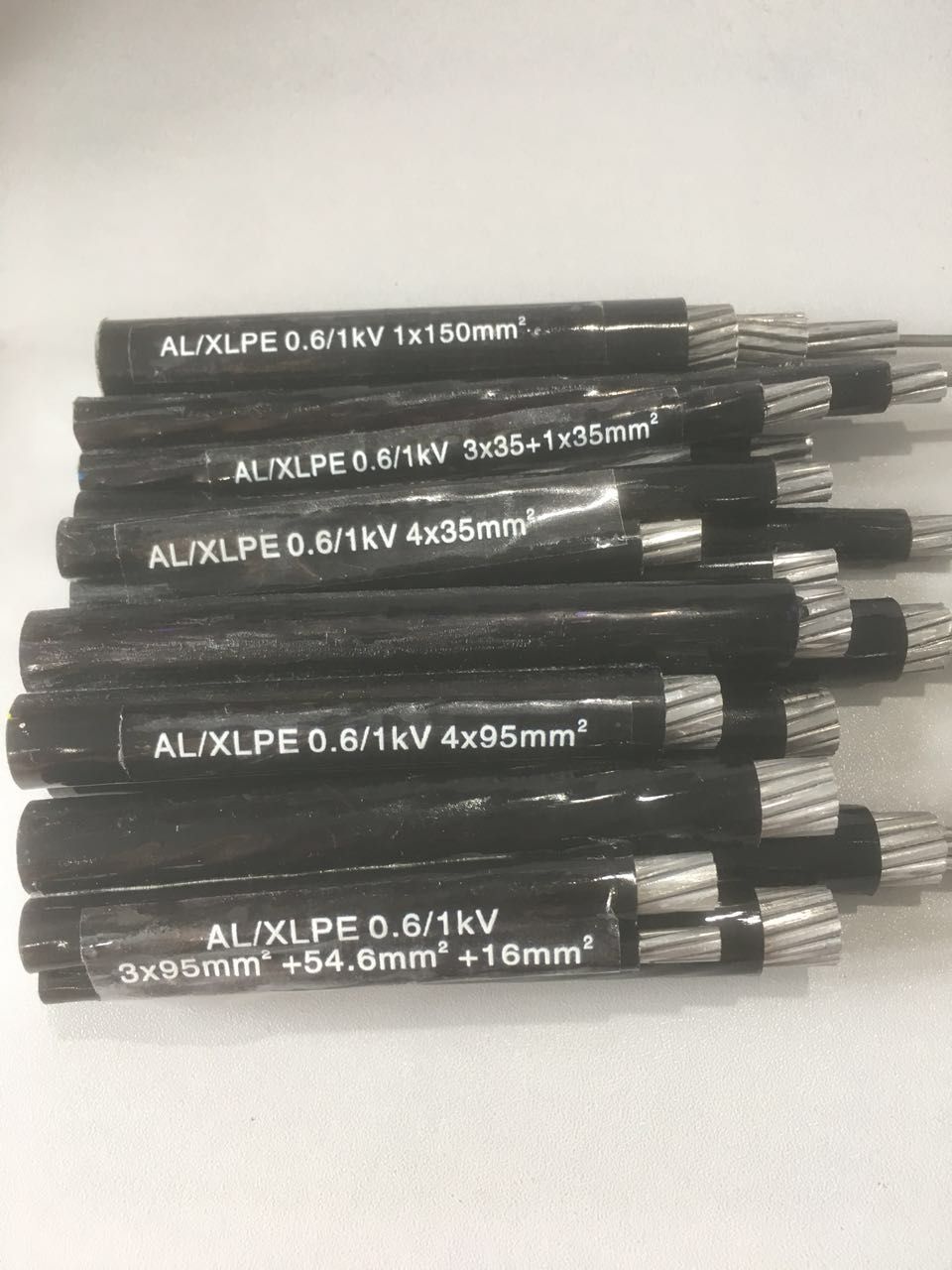4X35mm2 Al Core PE/XLPE/PVC Insulation Overhead ABC Cable 0.6kv