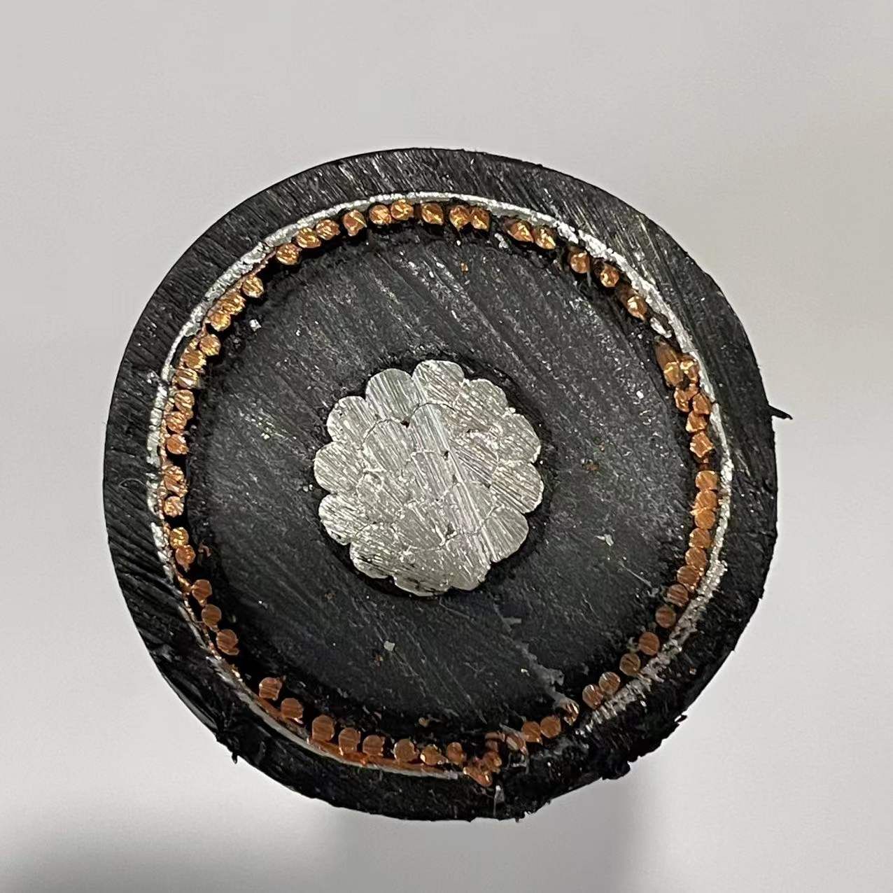 Na2xs (FL) 2y 12/20 Kv 1X95/50mm2 Longitudinal Sealing HDPE Cable
